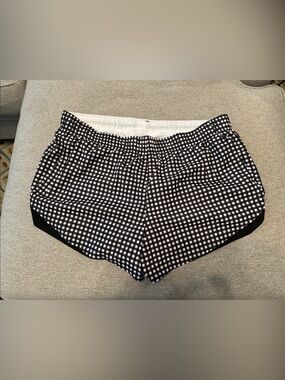 XXL 20 Black & White Gingham Women’s running Shorts